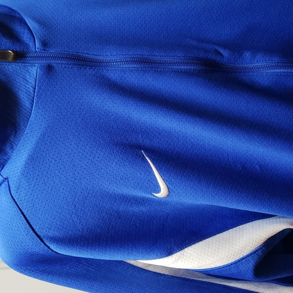 🎉HP🎉 Like new Nike zip up jacket, size xl - Picture 2 of 7